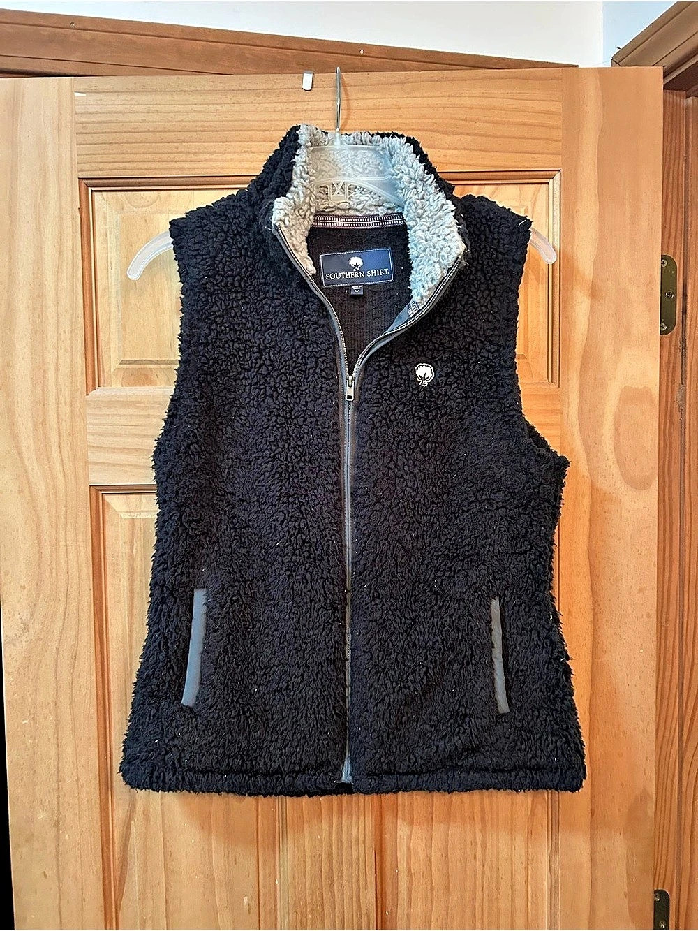 Southern Shirt Sherpa Fleece Vest in Black Size Medium